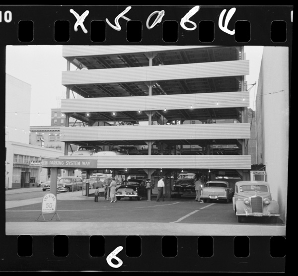 8kaidatenoyuuryoujidoushaokiba