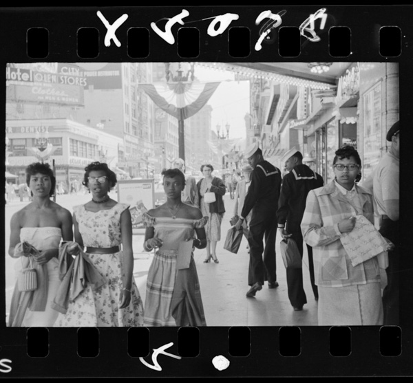 Iroironajinshugaaruiteiru