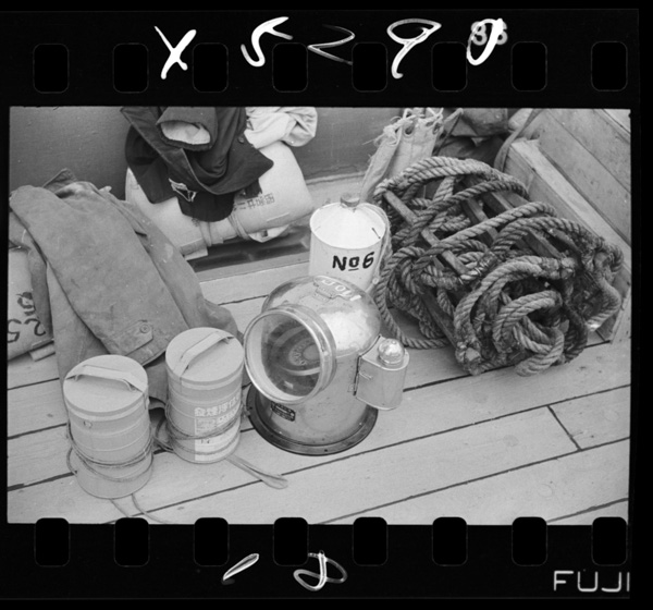 Tanteinitsumikomumono rashinban,hatsuenshingouki,namiwoshizumeruaburanado