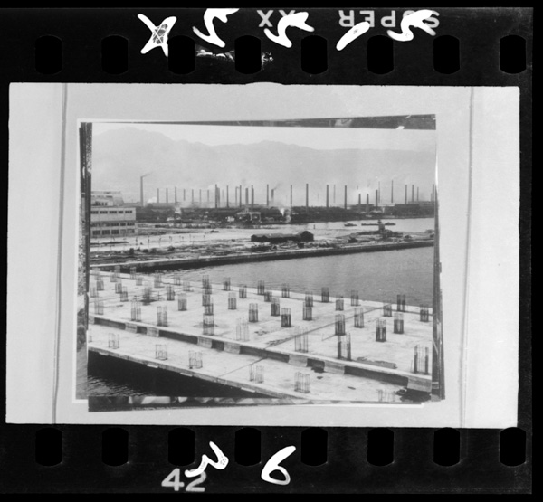 Kensetsuchuunokoubekoudai8tottei.mukounihigashikoubekoujouchitai