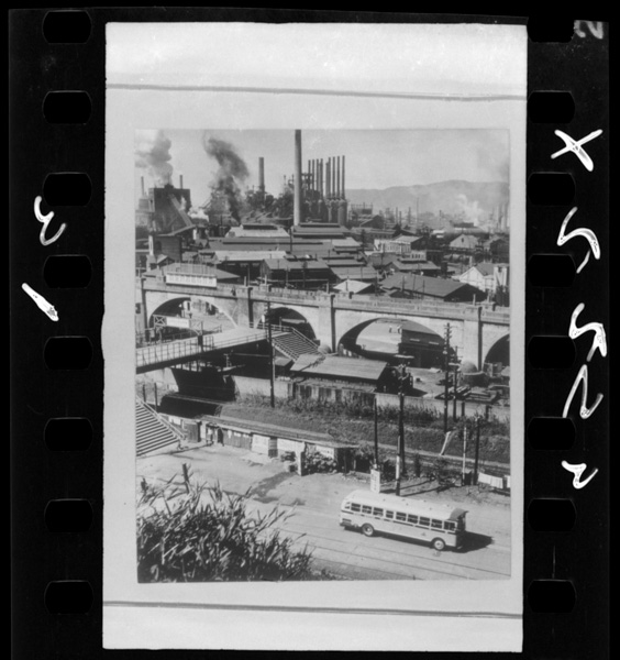 Yahataseitetsujo.3manninnojuugyouingahataraiteiru