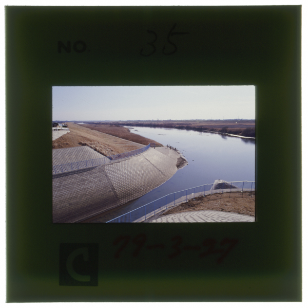 Toneunganoedogawaguchikinnennogogankoujideomomukigakawattaunganideirisurufunedenigiwattakorohajouyatoumoattamigitehaedogawa