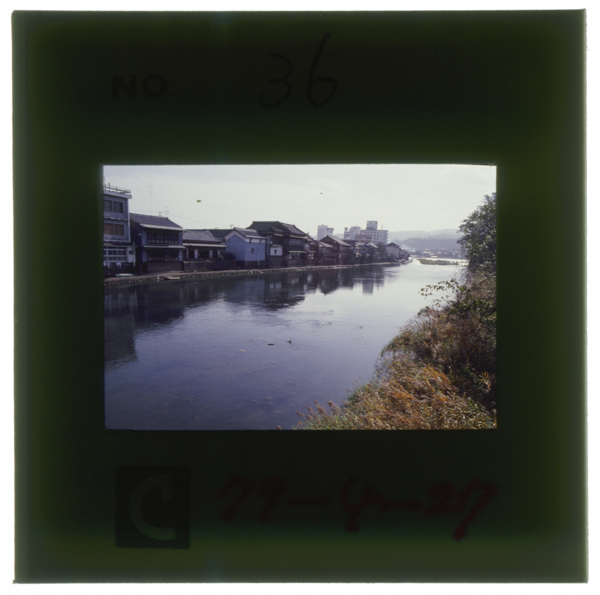 三隅川(筑後川上流)に沿う日田の街並み 対岸が大蔵永常の生まれた旧紺屋町あたり