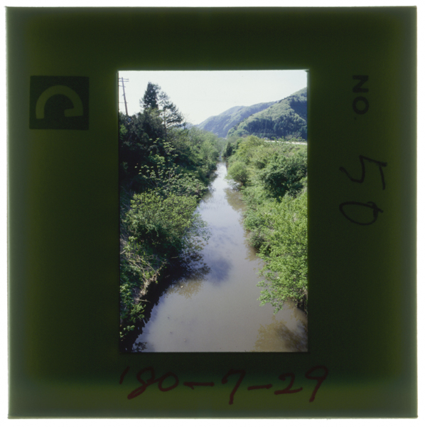 中は取水口から沼上隧道まで続いている旧水路(約3.9km)