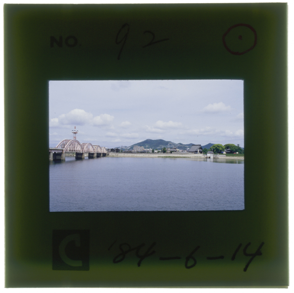 Yoshiigawashuuunnoshuutentoshitenigiwattasaidaijitaiganhahadakamatsurideyuumeinakannoninfunatsukibahasonomaeniatta