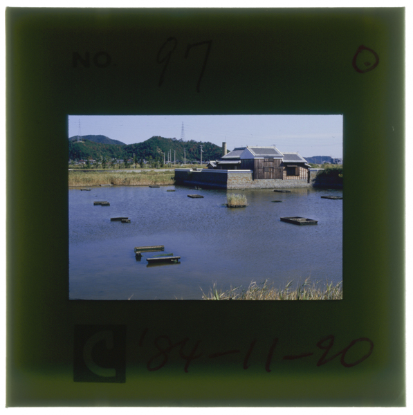 Hidarifukunagakejuutakunirinsetsusuruendenatoyaku6500heihoumētorumojuuyoubunkazainishiteisaretagakochirahamadafukugenshuurisareteinaikatsutetsukawaretanuidaigamieru