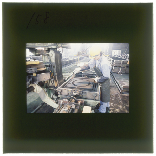 Genzainomizusawaimononoshuryuuhakakushukikaibuhinnoseizouigatazukurimokikaikasareteiruoigenchuuzou