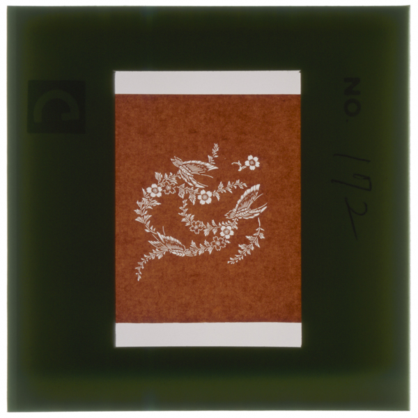 Hidarinassenyounokatagamikakishibuwonuttehariawasetawashiwochoukokutoudekirinukukuriharakouichishinosaikinnosakuhin